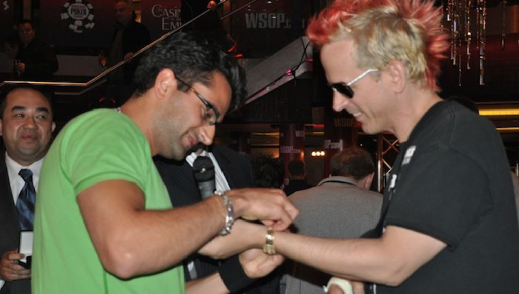 Esfandiari e Laak