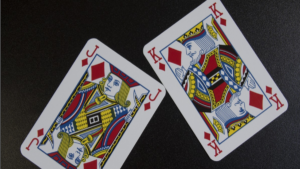 Strategia poker: Kappa Jack suited preflop, All In o Fold da Small Blind su un'apertura larghissima?