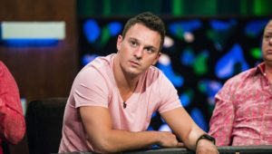 Mano storiche: Igor Kurganov colora senza speranze Sam Trickett [Video]