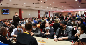 Esplode la voglia di poker live in Italia: allo SharkBay GTD superato e 774 entries parziali!