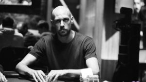 US Poker Open: Chidwick super rimonta da 1BB al final table, vola Shak al comando