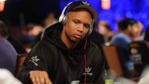 Phil Ivey vince piatti che nessun altro saprebbe vincere: giudicate voi stessi