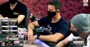 Bicycle Cash Game: straight draw vs flush draw, chi vincerà la battaglia delle carte marginali?