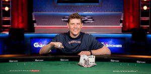 WSOP 2021: Ari Engel vince l'heads up-maratona Omaha, Melara 7° posto da applausi nello Stud