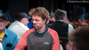 Notte WSOP: Ole Schemion vicino al suo primo braccialetto. Monster field al Super High Roller
