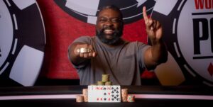 WSOP 2021, Reid usa il vecchio trucco: "è andata male, torno a casa". E poi vince il braccialetto