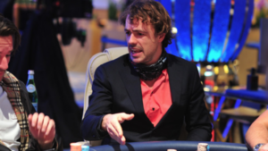 WSOPE 2021: tutti parlano, Schemion li porta a scuola col super bluff!