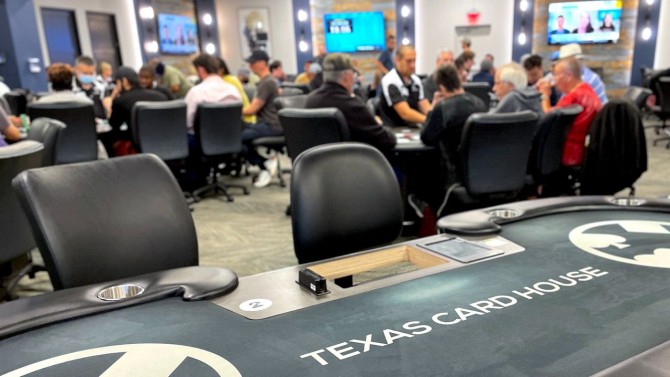 Texas Card House di Dallas, ruang poker langsung di pusat berita