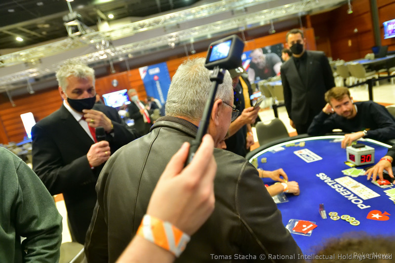 La bolla di Karakousis Courtesy Tomas Stacha-Pokernews