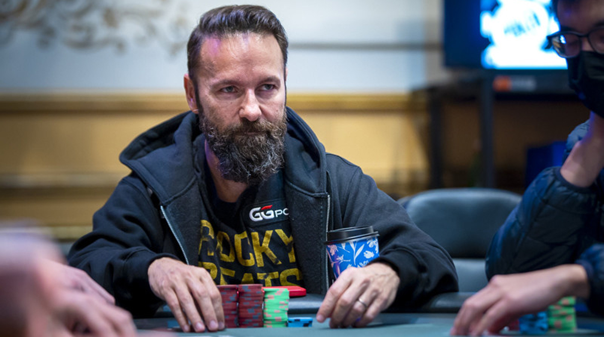 Daniel Negreanu in tilt alle WSOP (courtesy Katerina Lukina & PokerNews)