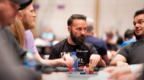 Negreanu, WSOP-incubo: non vince un colpo ed è vittima di stalking e mitomani