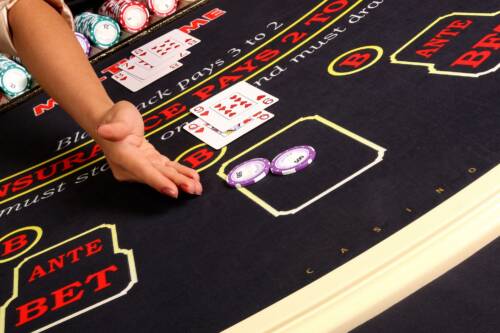 Quanto ha vinto il MIT Team contando le carte a blackjack nei casinò?