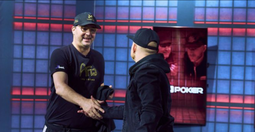 La 5Bet in bianco di Phil Hellmuth con Q6 off contro Jason Koon!