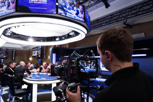 Segui il Main Event EPT Praga in diretta streaming a carte scoperte!