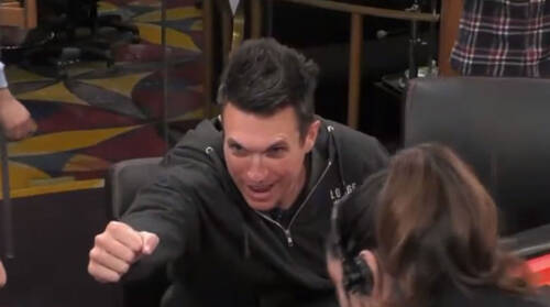 Doug Polk folda gli assi e subisce un bluffone in diretta TV [VIDEO]