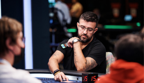 EPT Main Event Day 5: impresa Akkari, ma Wiciak è un cannibale a 16 left