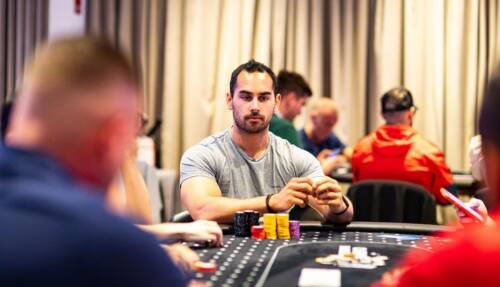 WCOOP: chi è Ivan Stokes, l'asso dei Sit e nuovo campione del mondo di poker online per $ 1.047.257