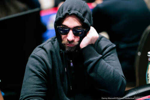 Ettore Esposito spiega le mani che lo hanno fatto volare al day 3 del Main Event EPT Praga