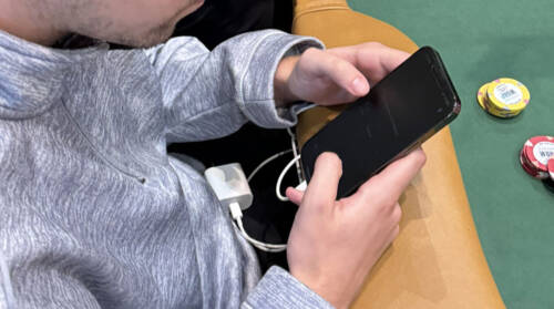 Bannare i telefoni dai tavoli da poker? L'idea si fa largo dopo le prime giornate WSOP