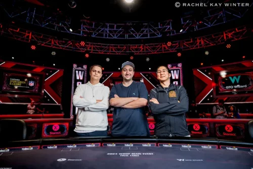 WSOP Main Event 2024: Astedt comanda a 3 left, ma il gap non permette pronostici