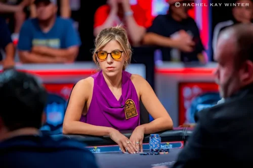 WSOP Main Event 2024: clamorosa rimonta di Kristen Foxen, 18 left
