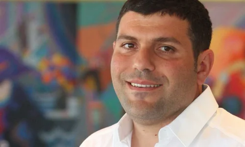Il boss dei casinò e del poker online compra villa a Miami da $24 milioni (per raderla al suolo)