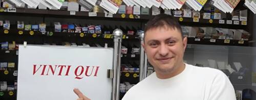 Gratta e Vinci: a 80 anni vince con “Tombola Super” 2 milioni, confermato dopo 1 mese. E’ il gioco del momento da Pescara a Napoli