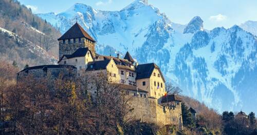 Liechtenstein in crisi, -85% di clientela svizzera nei casinò della "Las Vegas delle Alpi": la guerra ai bannati