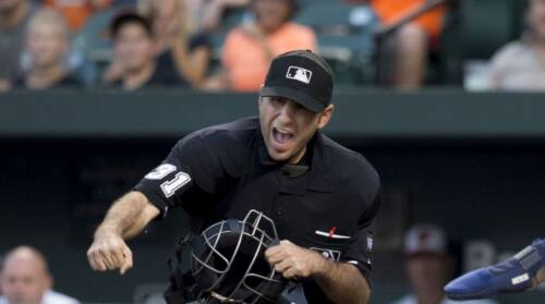 MLB licenzia arbitro: condivideva account di scommesse con un poker pro