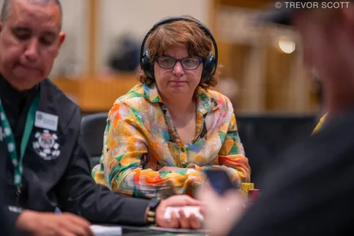WSOP 2025, il poker d'assi al flop di Victoria Livschitz al 5k. Vi piace la linea del doppio check?