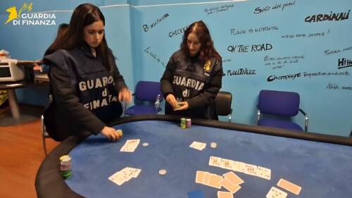 Sbatti il mostro (il poker) in prima pagina, cosa è successo realmente nel circolo di Gallarate? A Torino partita illegale