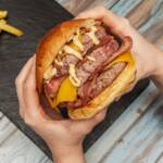Las Vegas: chiude l'iconico ristorante Heart Attack Grill, la storia del locale dove il cibo era 