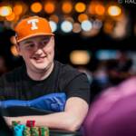 Va all-in al buio alla prima mano del torneo delle WSOP 2026, scoppia KK e anche Dario Sammartino!