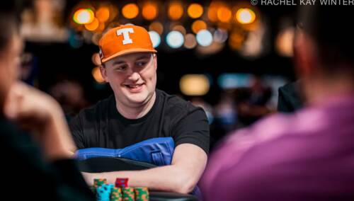 Va all-in al buio alla prima mano del torneo delle WSOP 2026, scoppia KK e anche Dario Sammartino!