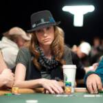Shannon Elizabeth, dai tavoli da poker a OnlyFans: un milione incassato in una settimana (più di quanto guadagnato con American Pie)