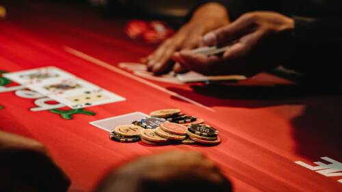 Blitz al torneo di poker nel circolo, identificati 38 giocatori a Bagheria, nel palermitano