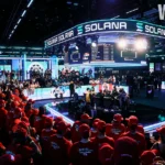Il bluff di Saaskilathi 8 left al tavolo finale del Main Event WSOP: Shaevel folda coppia di Re!