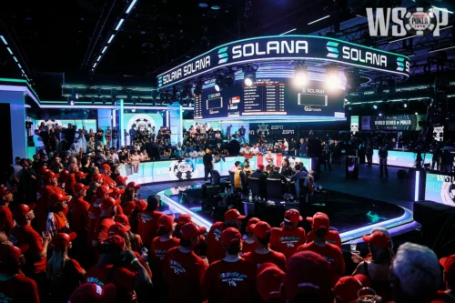 Il bluff di Saaskilathi 8 left al tavolo finale del Main Event WSOP: Shaevel folda coppia di Re!