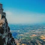 A San Marino, il Casinò Giochi del Titano accusato di presunto riciclaggio per €7.5 milioni, scattano arresti e sequestri